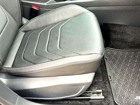 Used 2024 Volkswagen Jetta SEL FWD image 27