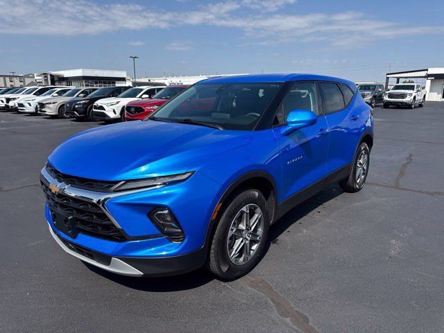 Used 2025 Chevrolet Blazer LT FWD image 8