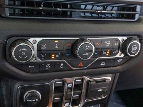 New 2026 Jeep Wrangler Unlimited Rubicon image 17