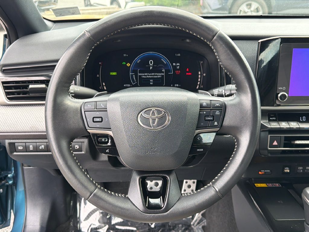 Used 2025 Toyota Camry SE w/ Convenience Package FWD image 23