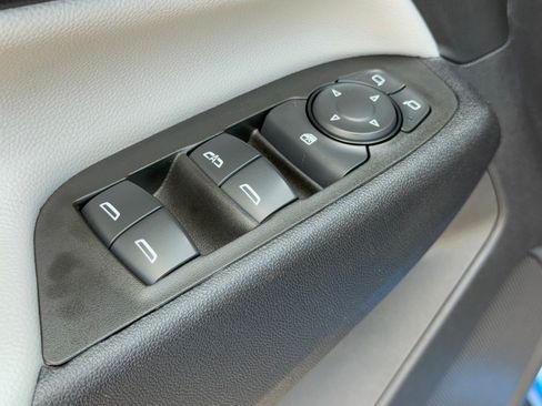 Certified 2024 Chevrolet Equinox LS FWD image 15
