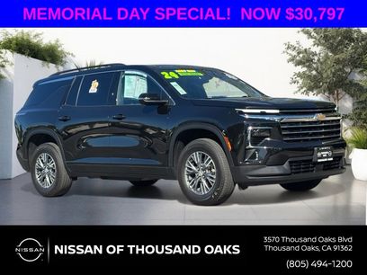 Used 2024 Chevrolet Traverse LT w/ Trailering Package