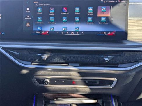 Used 2024 BMW X7 xDrive40i w/ Premium Package image 15