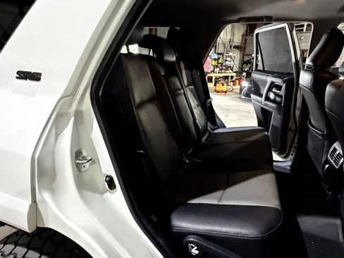 Used 2023 Toyota 4Runner SR5 Premium w/ Moonroof Package AWD/4WD image 23