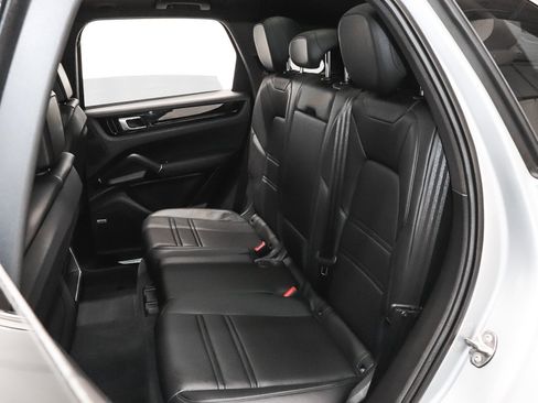 Used 2021 Porsche Cayenne Base w/ Premium Package image 22