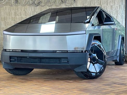 Used 2024 Tesla Cybertruck Cyberbeast AWD/4WD image 2