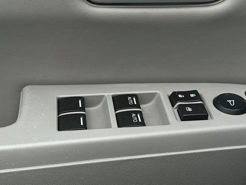 Used 2010 Honda Pilot EX-L image 12