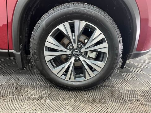 Used 2023 Nissan Rogue SV image 13