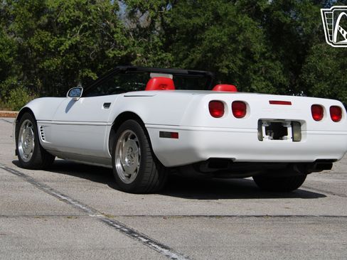 Used 1995 Chevrolet Corvette Convertible RWD image 6