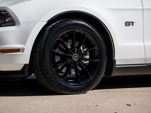 Used 2010 Ford Mustang GT Premium image 42