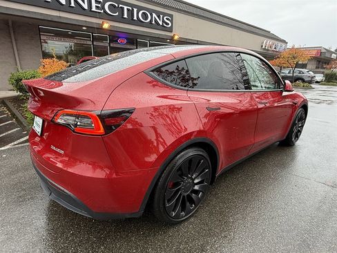 Used 2022 Tesla Model Y Performance image 3