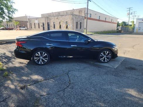 Used 2017 Nissan Maxima Platinum FWD image 11