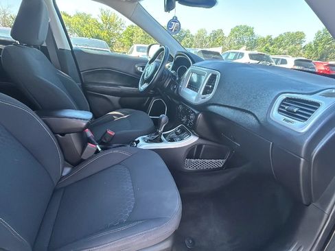Used 2019 Jeep Compass Sport AWD/4WD image 27