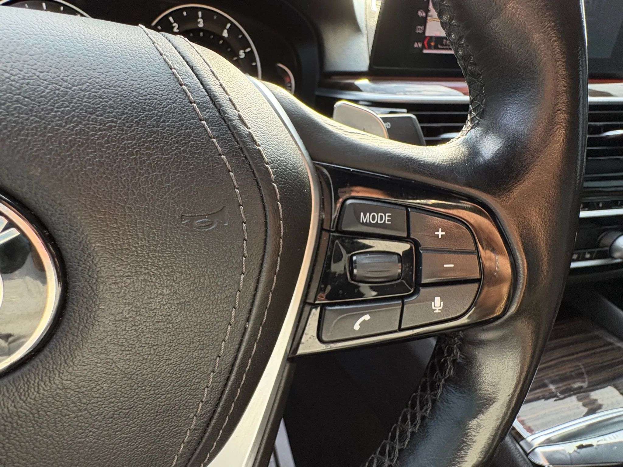 Used 2019 BMW 540i xDrive AWD/4WD image 30