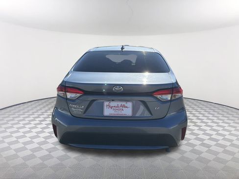 Used 2021 Toyota Corolla LE image 14