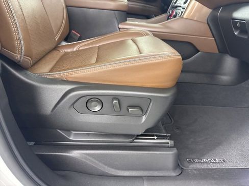 Used 2021 Chevrolet Tahoe High Country w/ Premium Package image 15