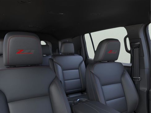 New 2026 Chevrolet Traverse Z71 w/ Driver Confidence Package image 24