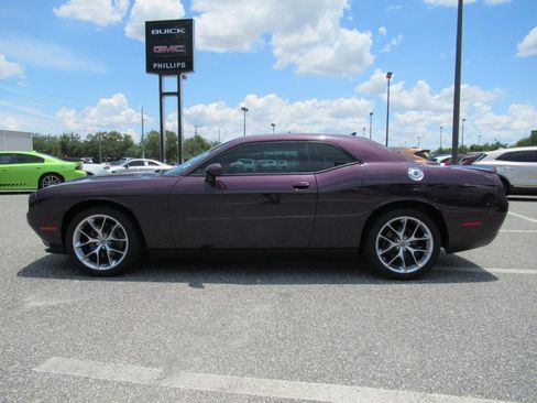 Used 2020 Dodge Challenger SXT w/ Plus Package RWD image 4