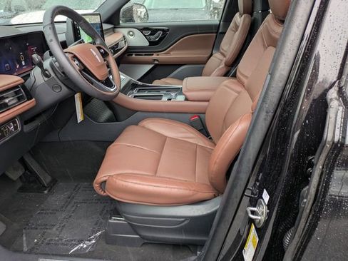 New 2026 Lincoln Aviator Reserve w/ Luxury Package image 18