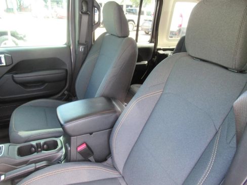 Used 2024 Jeep Wrangler Unlimited Sport AWD/4WD image 20