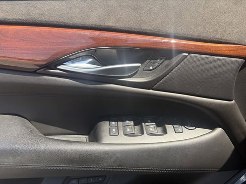 Used 2015 Cadillac Escalade Premium image 12