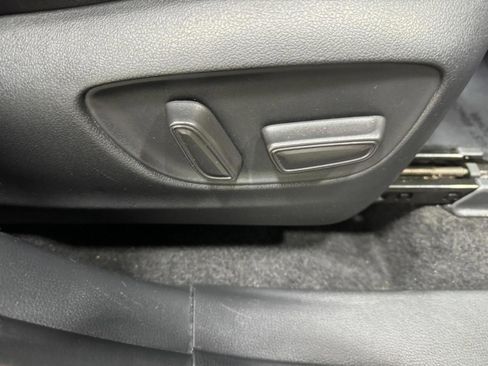 Used 2024 Toyota Highlander LE image 22