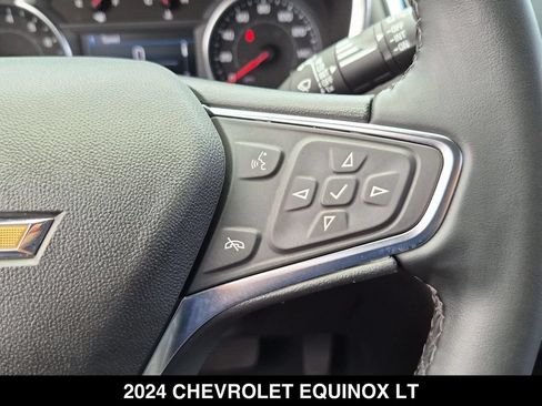 Used 2024 Chevrolet Equinox LT FWD image 18