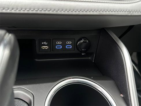 Certified 2022 Toyota Highlander XLE image 30