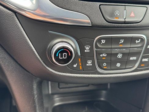 Used 2023 Chevrolet Equinox LT FWD image 21