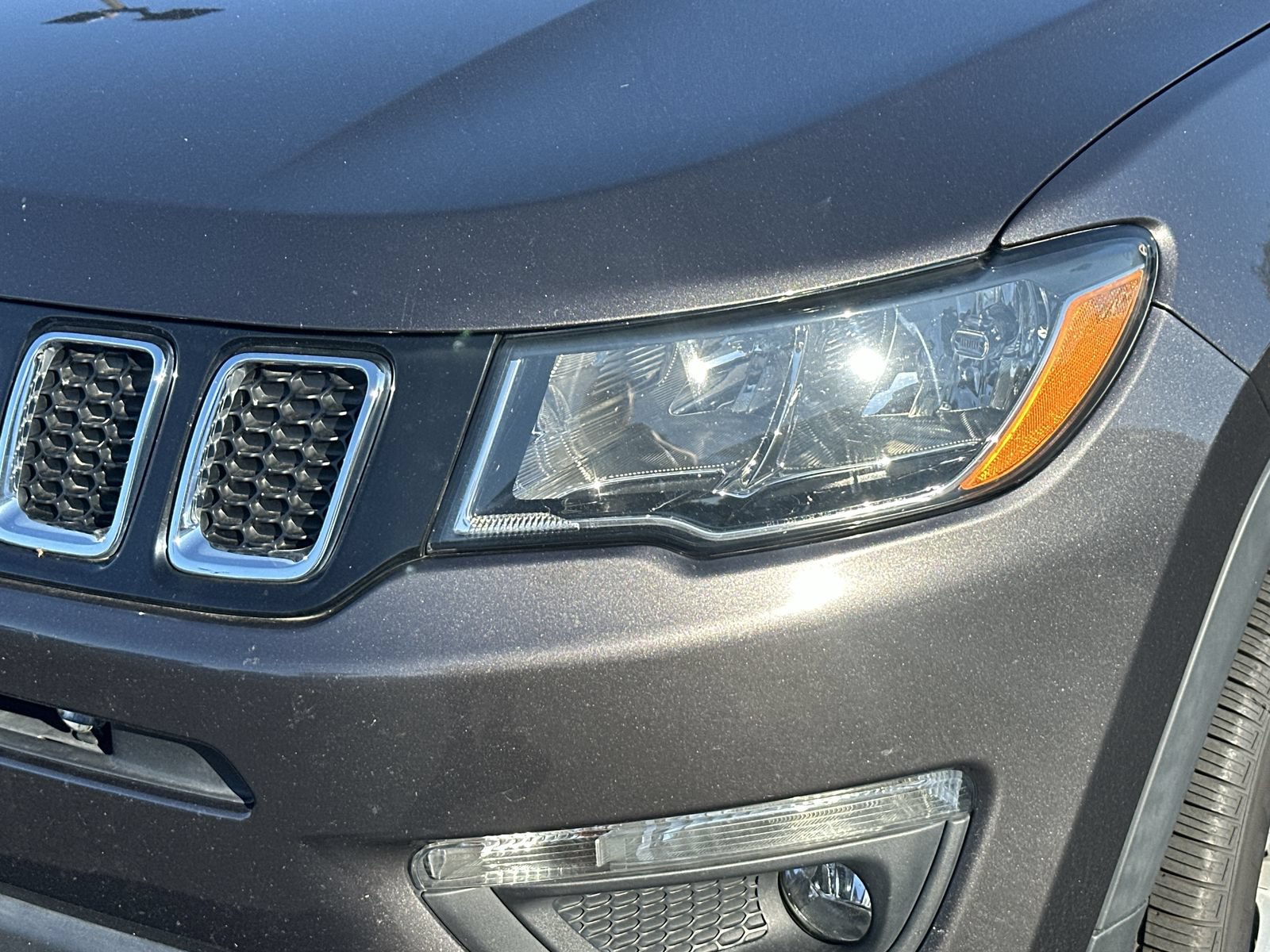 Used 2019 Jeep Compass Latitude w/ Cold Weather Group AWD/4WD image 11