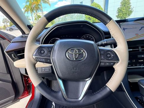 Used 2019 Toyota Avalon Limited image 31
