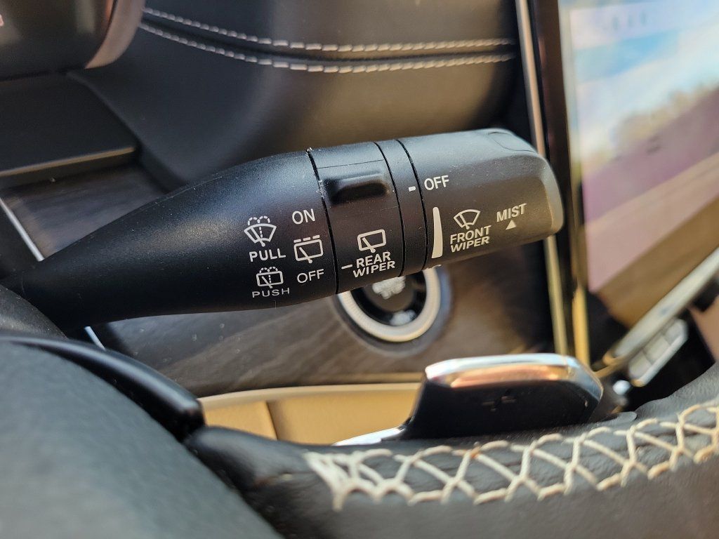 Used 2022 Jeep Grand Cherokee Limited RWD image 34