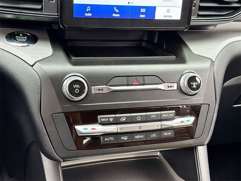 Used 2020 Ford Explorer XLT image 20