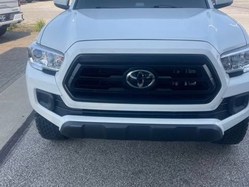 Used 2023 Toyota Tacoma SR AWD/4WD image 3