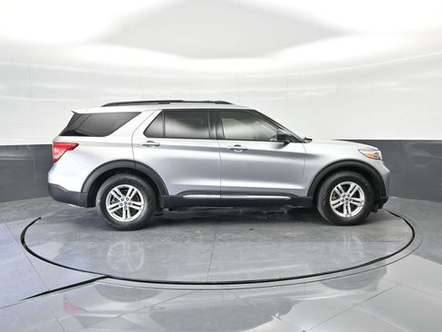 Used 2021 Ford Explorer XLT RWD image 11