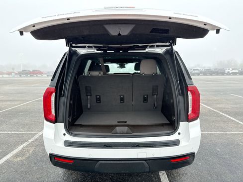 Used 2024 GMC Yukon SLE w/ Gmc Pro Safety Plus Package image 19