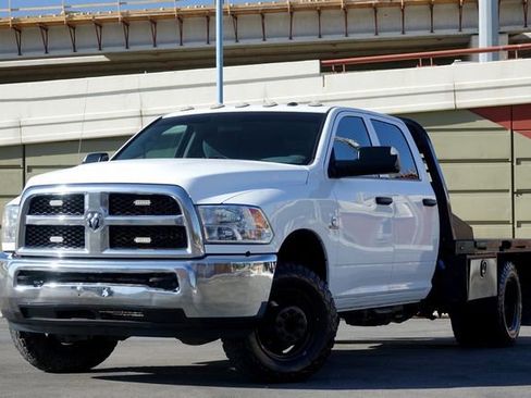 Used 2018 RAM 3500 Tradesman w/ Chrome Appearance Group image 7
