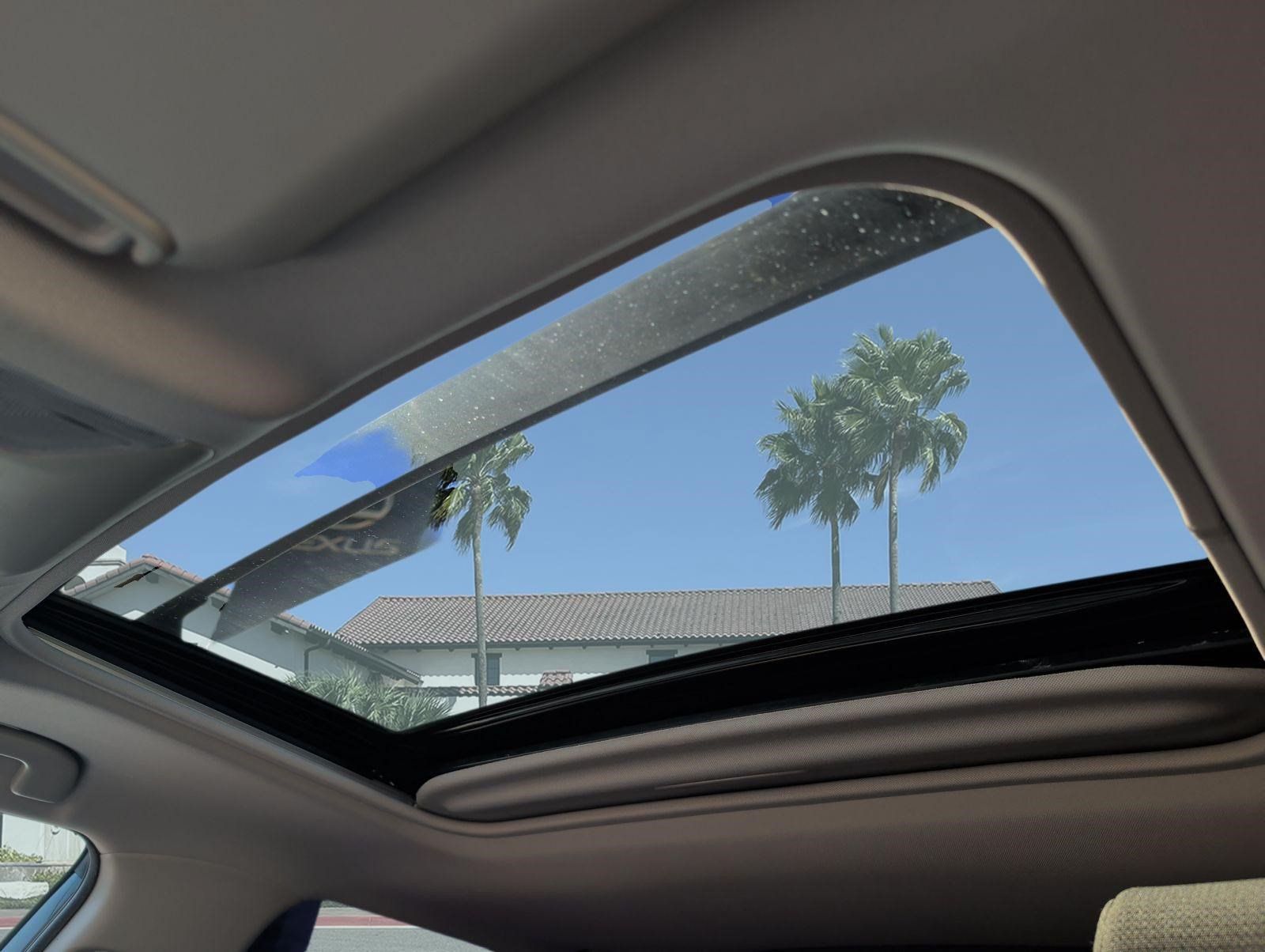 Used 2021 Toyota RAV4 XLE w/ Convenience Package FWD image 23