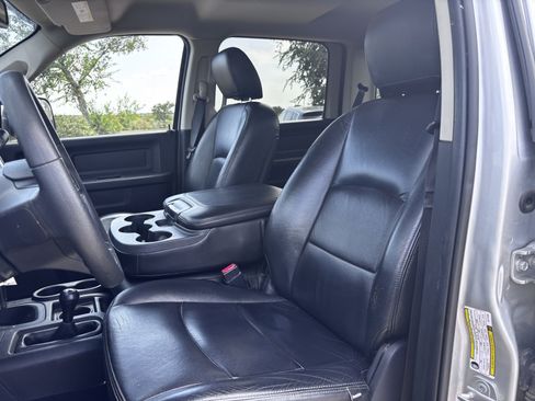 Used 2018 RAM 2500 Tradesman w/ Chrome Appearance Group AWD/4WD image 11