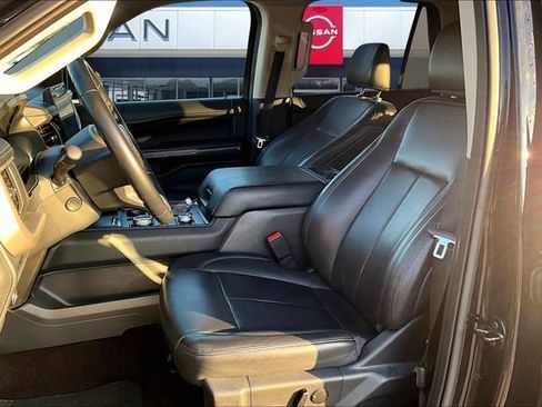 Used 2023 Ford Expedition Max XLT image 18