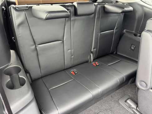 New 2026 Toyota Highlander Platinum AWD/4WD image 6