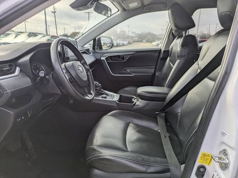 Used 2022 Toyota RAV4 LE image 25