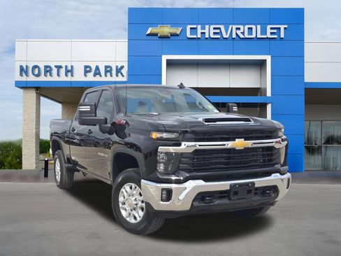 Certified 2026 Chevrolet Silverado 2500 LT image 1