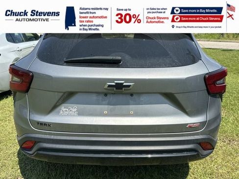 Used 2024 Chevrolet Trax RS FWD image 3