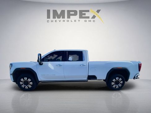 Used 2024 GMC Sierra 3500 Denali w/ Denali Reserve Package AWD/4WD image 2