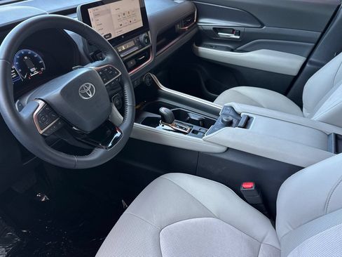 Certified 2025 Toyota Grand Highlander AWD Hybrid image 11