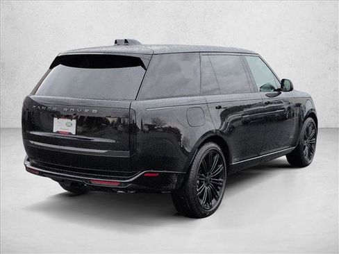New 2026 Land Rover Range Rover Long Wheelbase SE image 2