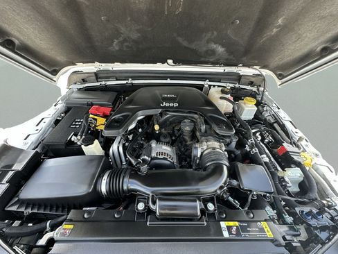 Used 2021 Jeep Gladiator Overland AWD/4WD image 40