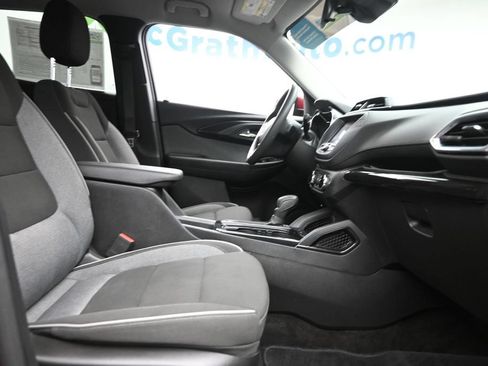 Used 2023 Chevrolet TrailBlazer LT FWD image 9