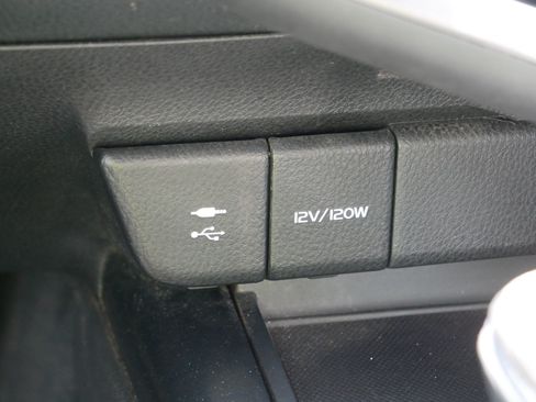 Used 2018 Toyota Camry XLE FWD image 33